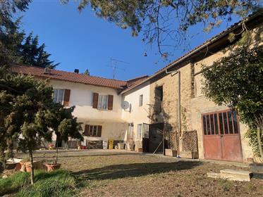 Stone farmhouse with land, also ideal as a first home