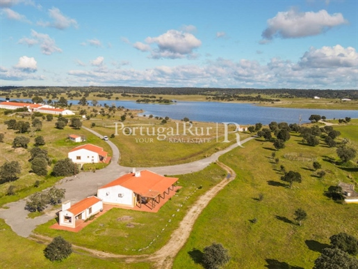Property of 50 ha with Rural Hotel by a lake in the Portaleg...