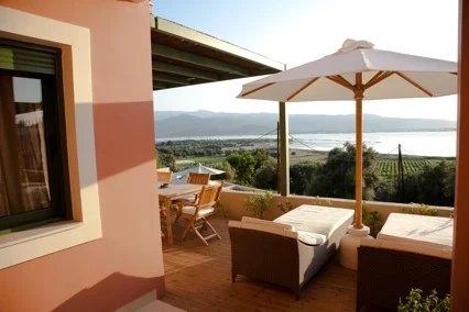 Duplex à vendre à Agia Varvara avec vue sur l'île de Lefkada