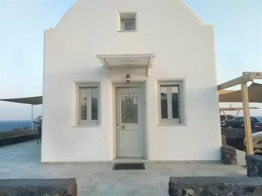 3 luxury houses for sale in Santorini. Unobstructed view of Oia sunset