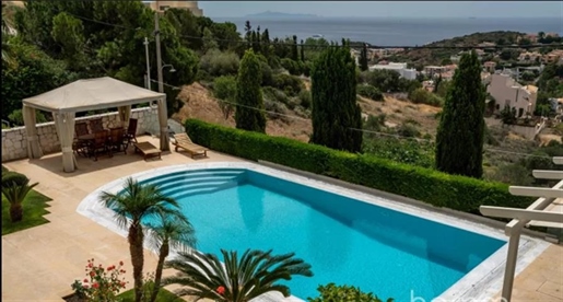305M2 Maisonette with pool & sea view in Anavissos area. Luxury
Building stands on a hillside a hun