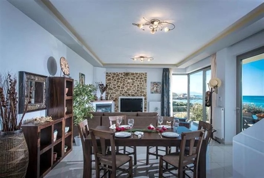 Villa for sale in Heraklion/Gouves/Crete, 215sq.m. The open ground floor is bright, with large balco