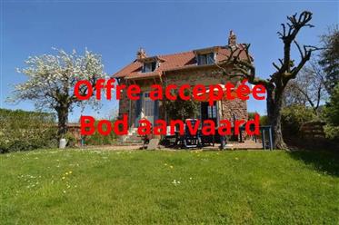 Group accommodation, house and studio for sale in Burgundy
