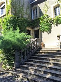 Hus med uthus/Sarlat La Caneda 
