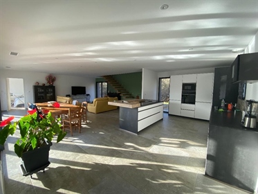 Casa: 200 m²
