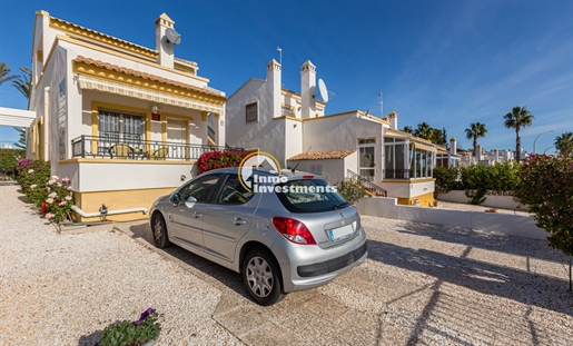 Lola style detached villa for sale in the sought after area of Rioja, situated between Vil...