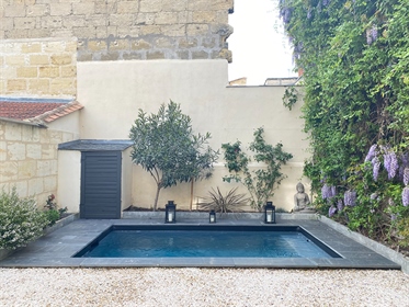 Bordeaux - Town Centre - Completely Renovated - 203m2 living space - Garden and Pool. Stunning town