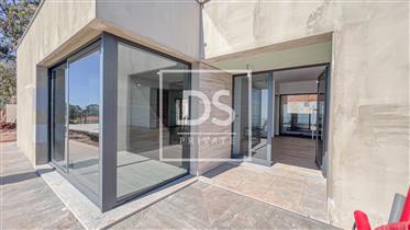Superb T3 new with pool and sea view