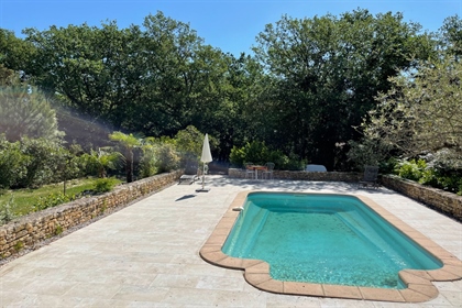 Uzes 12 kms - In a high quality environment close to the Gar...