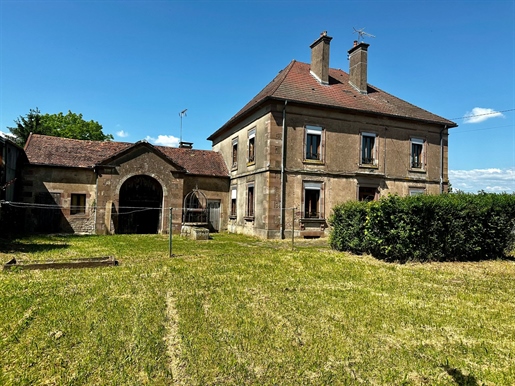 Vente maison de caractère, 7 pièces, 235 m2 env, sur terrain de 23,45 ares Citers 169 600 euros