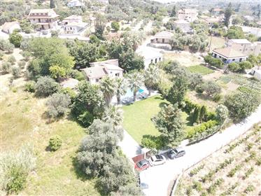 Maison Individuelle 154 M². Avec Terrain De 1500 M². Et Piscine