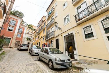 T1 apartment on Rua da Adiça for sale in Alfama