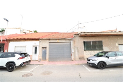 Torrevieja, House on the ground floor in front of a park very well located very close to t