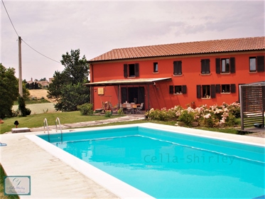 Substantial property sent in ½ ha of land with swimming pool, large heybarn just 15 min to