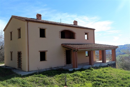Builder finish detached villa of 375 m2 with stunning views in Tolentino
The property set