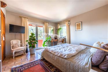 Vivenda: 250 m²