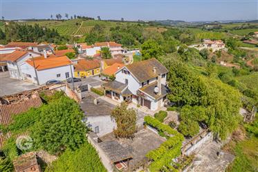 Maison à vendre, garage, terrasses, jardin, près de Cadaval, au Portugal