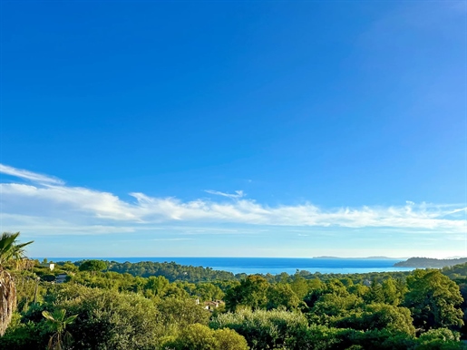 Sea view villa for sale close to La Croix-Valmer center's