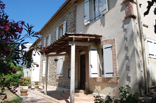 Saint Ambroix. Property combining charm and character on a plot of 1.5 hectares, embellish