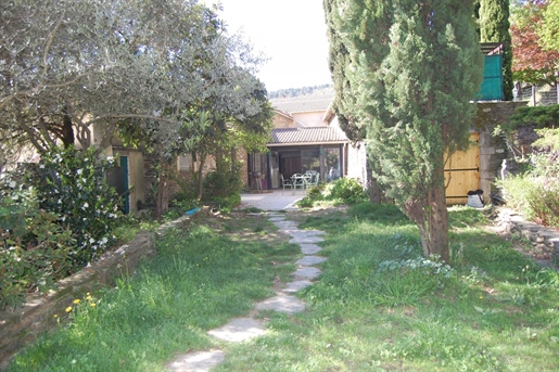 Lower Cevennes. Real estate complex consisting of two stone buildings offering two indepen