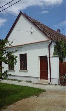 Typical Hungarian house at Zsira Locsmándi Street 22, on the border with Lutzmannsburg. A)