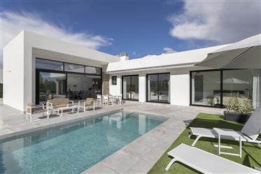 Superb new houses with pool in Murcia