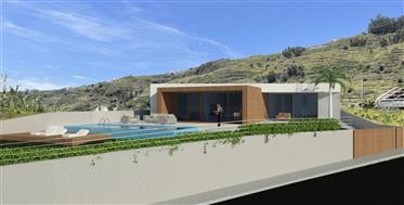 Moradia T3 Térrea com piscina em construção na Calheta
