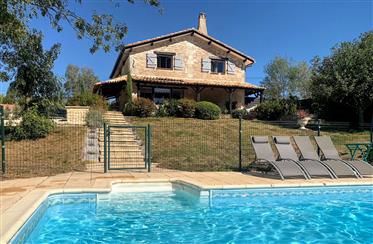 Hermosa casa de campo con piscina climatizada nr Burdeos 