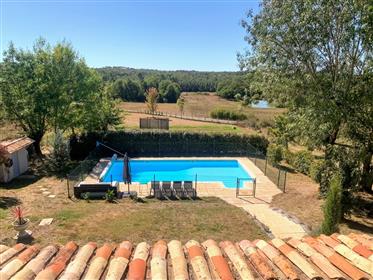 Hermosa casa de campo con piscina climatizada nr Burdeos 