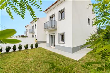 House T4 + 1 | With Garden And Garage | 10 Minutes From Lourinhã And 13 Minutes From The Beach