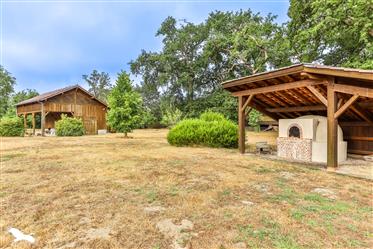 Casa de campo renovada de las Landas en su aireal