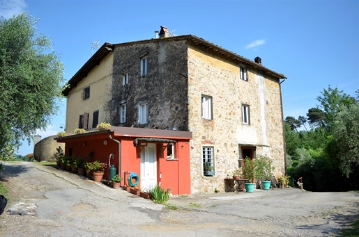 Santo Stefano Di Moriano, Lucca, Rustic farmhouse for sale of 172 Sq. Mt., Good condition,