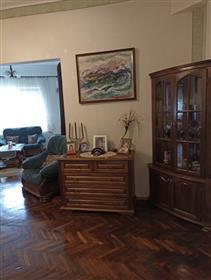 Appartement de quatre chambres à vendre dans le quartier grec, Varna-Bulgarie