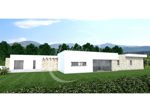 House for reconstruction with an excellent Land