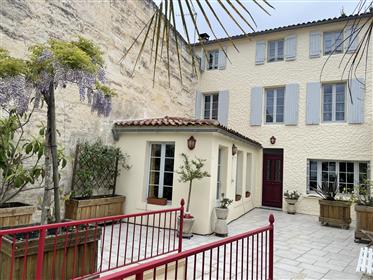 Saintes Rive Gauche Town house with 4 bedrooms, garages, terrace.