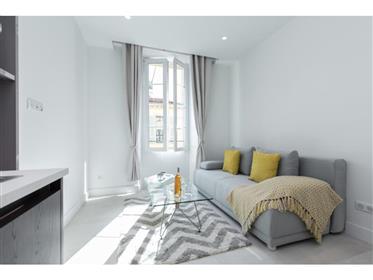 1 bedroom - Rue Paraids Carré D'or