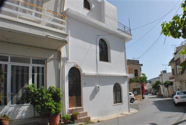 Casa de 3 dormitorios en Kritsa Village con parcela de asignación - East Crete