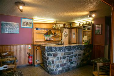 Antiguo "Hotel-Restaurante-Bar" en el pueblo más encantador de Saboya ....