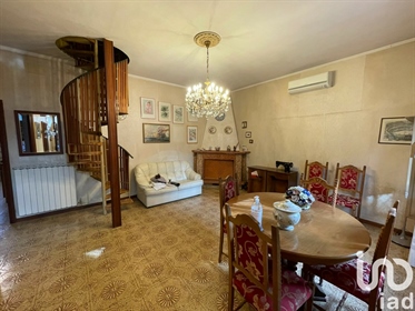 Sale Detached House / Villa 150 m² - 5 rooms - Rome