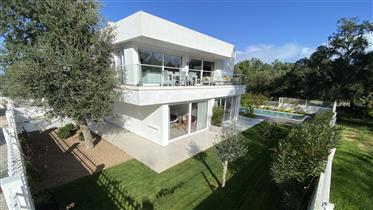 Vacker, i perfekt skick fristående villa (2021), pool, garage - Sesimbra
