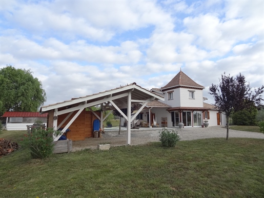 152M2 wooden frame house with new swimming pool on a fenced plot of 3100m2.