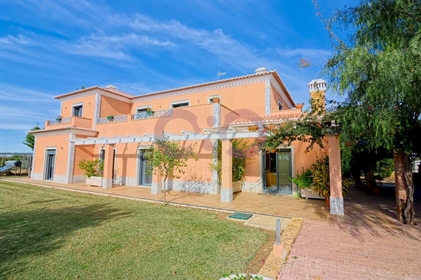 Traditional 4 bedroom villa, set up as a bed and breakfast near Tavira and Luz de Tavira. Set in a t