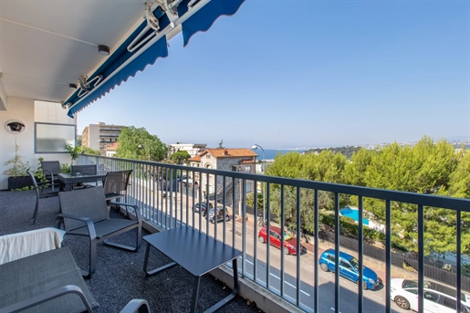 Mont Boron, luxury 3 rooms with panoramic sea view, terrace, garage and cellar