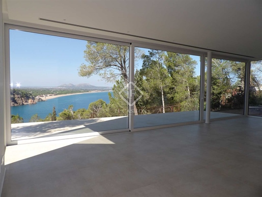 Albacsari Villas is an exclusive new development of luxury villas located in a private gat