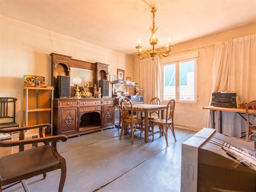 Lucas Fox presents this magnificent apartment to be renovate...