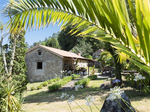 A fantastic property located a few minutes inland from the coastal area of the Rias Baixas