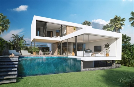 Estepona, Villa for sale of 368 Sq. Mt., New construction, Heating Individual heating syst