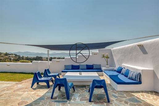 Cycladic villa facing the sunset and the island of Antiparos