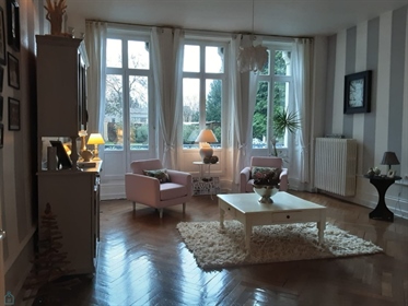 Renovated mansion where the old rubs shoulders with modernism and zenitude