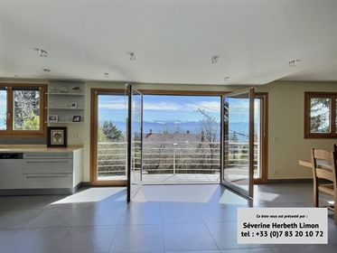 Detached house with panoramic view